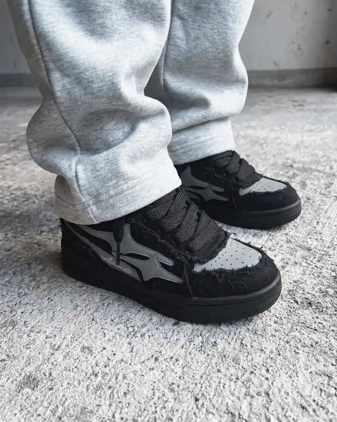 "AIRLINE BLACK" Shoes